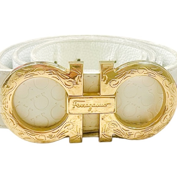 Salvatore Ferragamo Vintage White Gancini Engraved Leather Belt with Gold Buckle - Picture 7 of 7